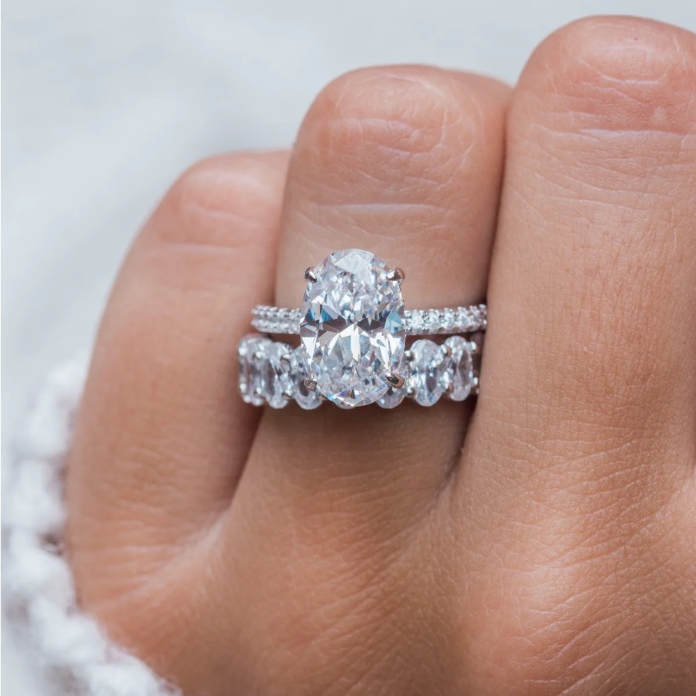 The Lively Ring (4.7 Carat)